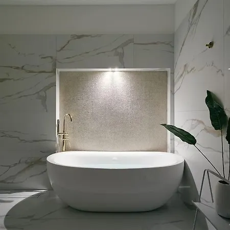 Old Town Luxury Apartment/sauna/bathtub/ac *