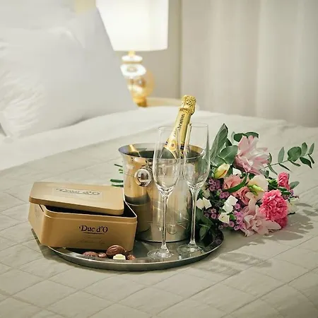 Old Town Luxury Apartment/sauna/bathtub/ac Appartement Praag