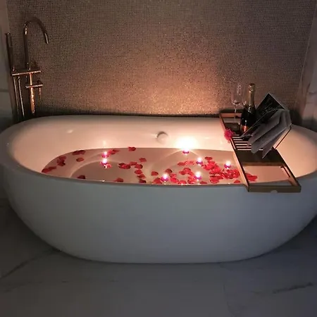 Appartement Old Town Luxury Apartment/sauna/bathtub/ac
